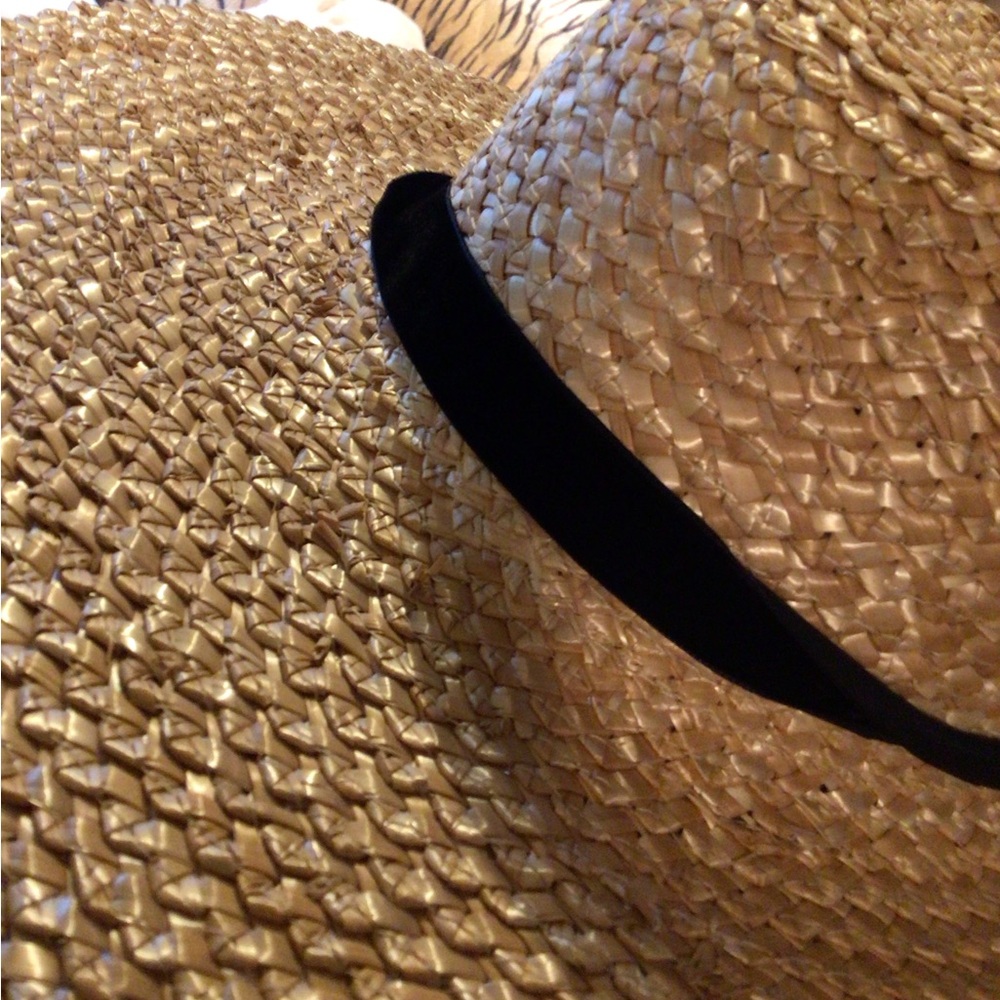 NEW! Rare Lack of Color Wide Brim Straw Sun Hat with Black velvet Tie - Picture 6 of 6